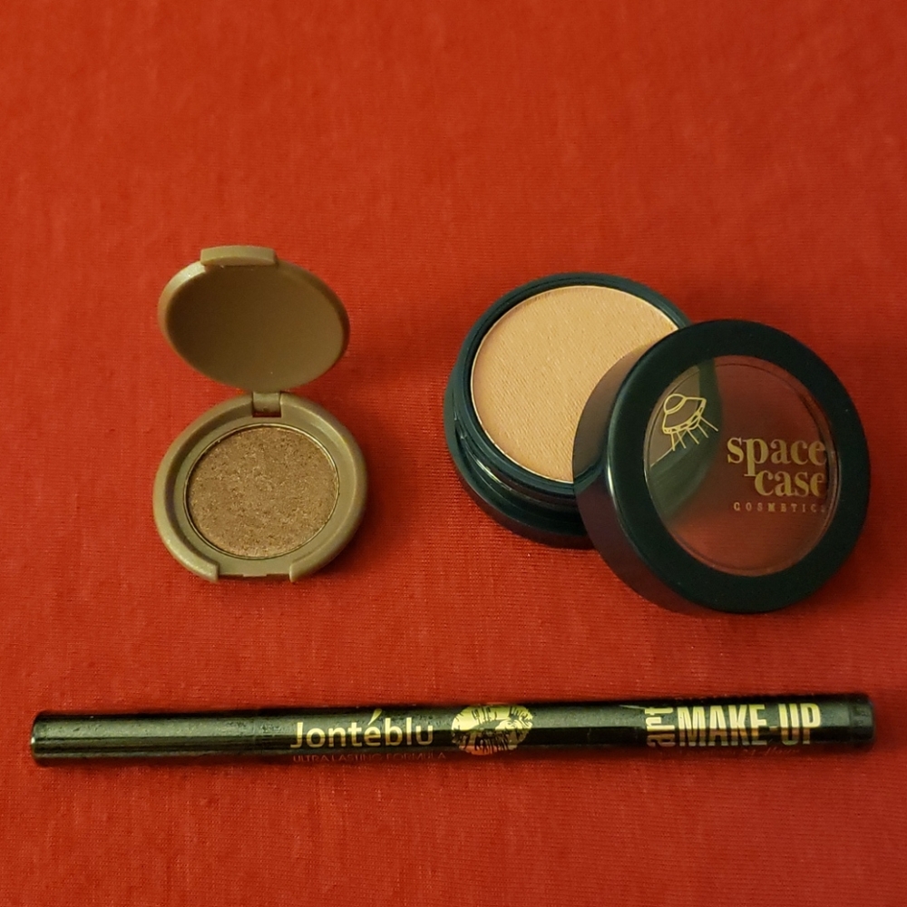 *4 for $10-CLOSET CLEANOUT* Makeup Bundle